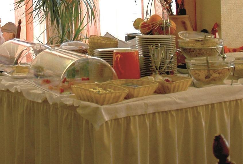 Hotel Zum Neuen Schwan Walluf Esterno foto