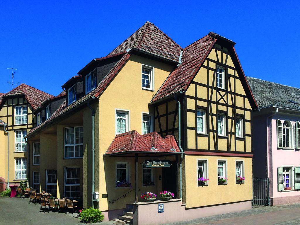Hotel Zum Neuen Schwan Walluf Esterno foto
