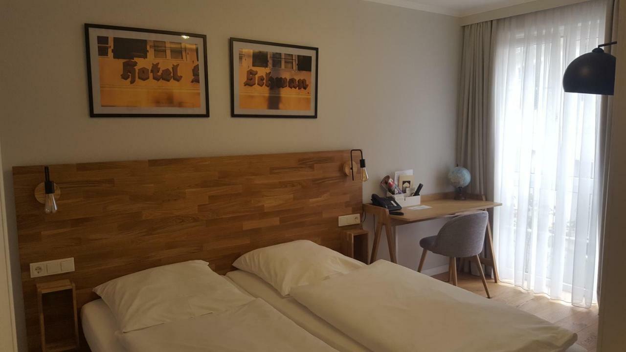 Hotel Zum Neuen Schwan Walluf Esterno foto