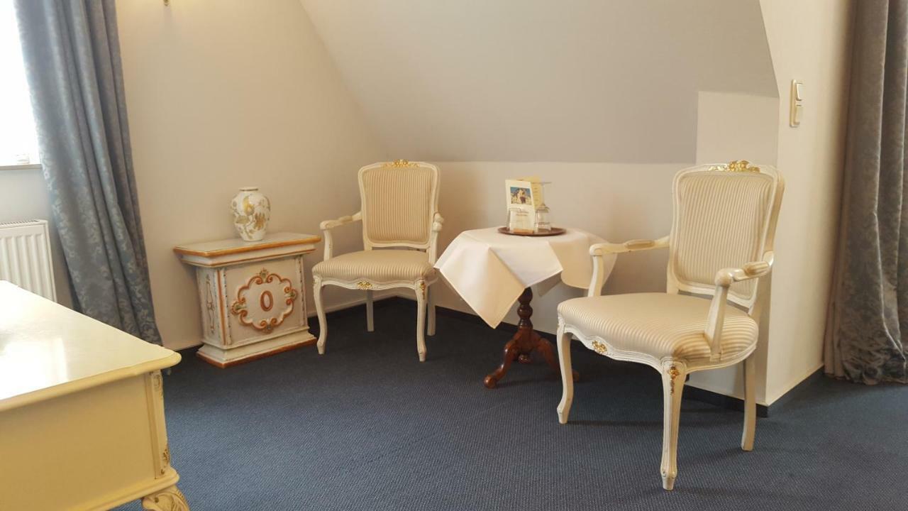 Hotel Zum Neuen Schwan Walluf Esterno foto